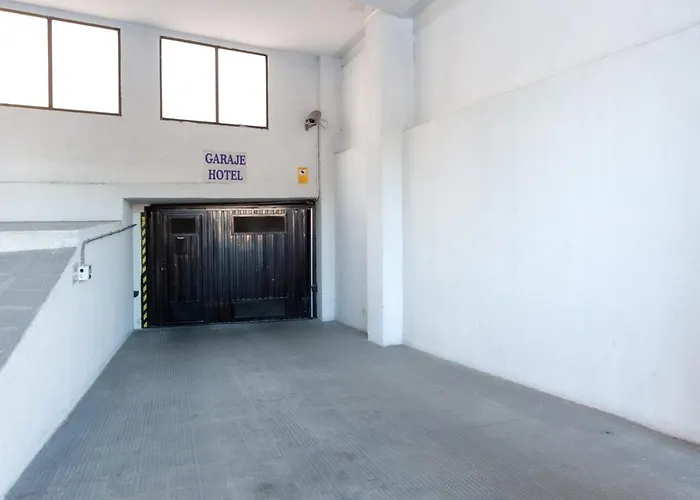 唐卡梅洛酒店 3* Ávila